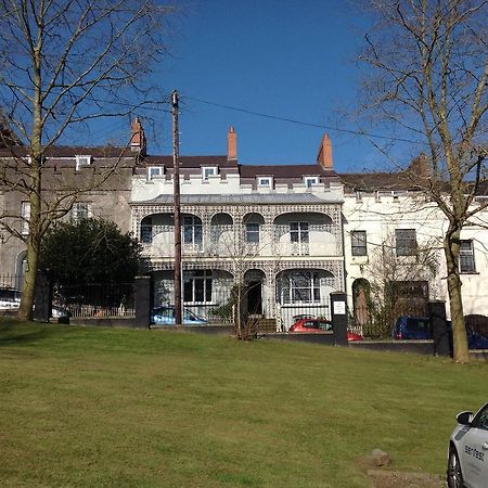 8A Spring Gardens Hotel Haverfordwest Eksteriør billede