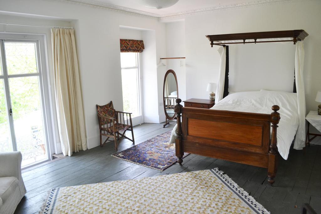8A Spring Gardens Hotel Haverfordwest Eksteriør billede