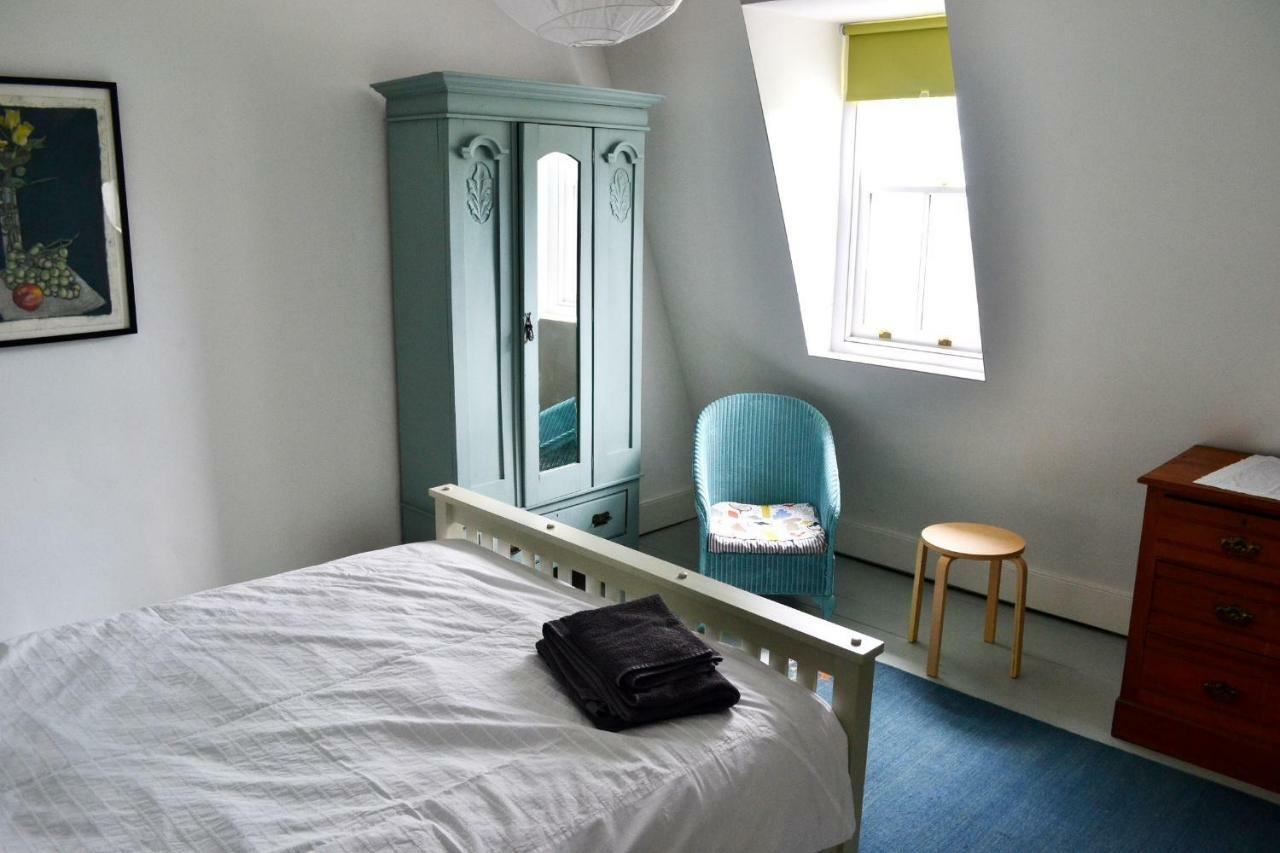 8A Spring Gardens Hotel Haverfordwest Eksteriør billede